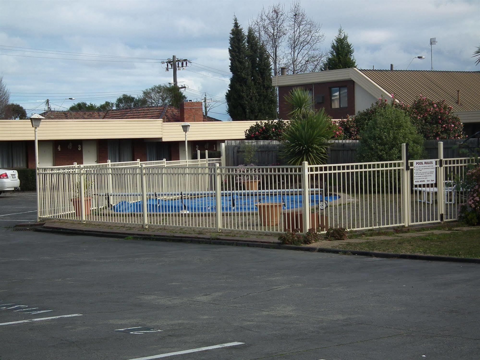 Burwood East Motel Exteriör bild
